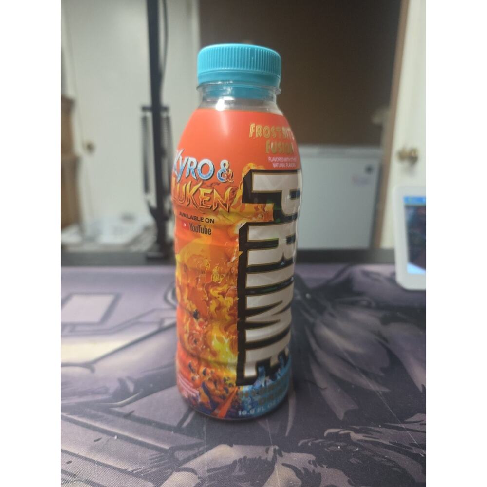 LIMITED EDITION FROSTBITE FUSION KYRO & LUKEN CHARACTER PRIME HYDRATION BOTTLE